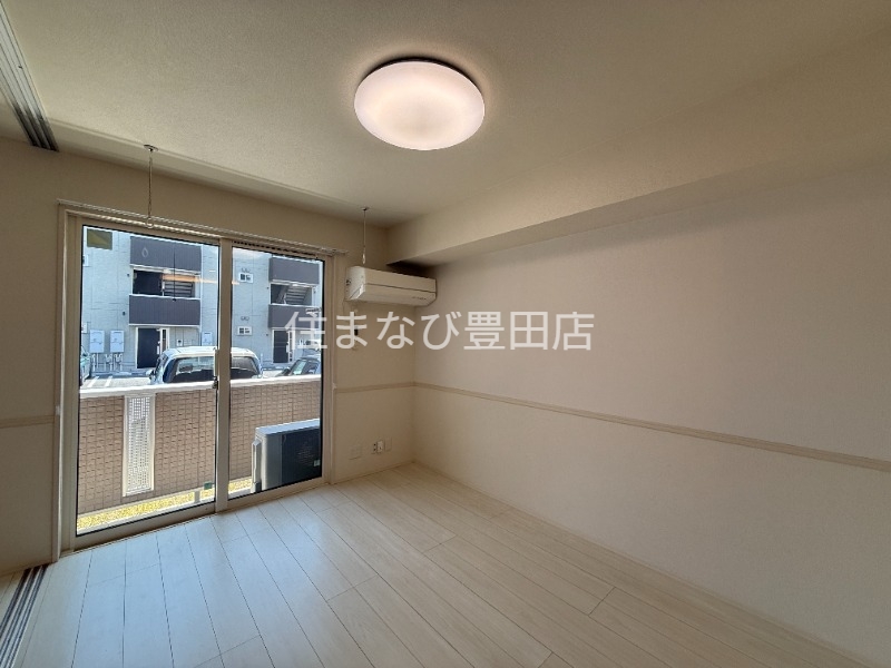 居室・リビング　同型別部屋写真