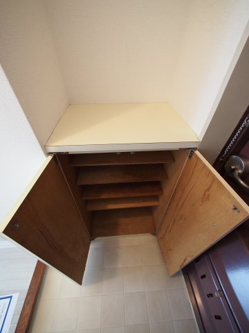 収納　シューズボックス付
