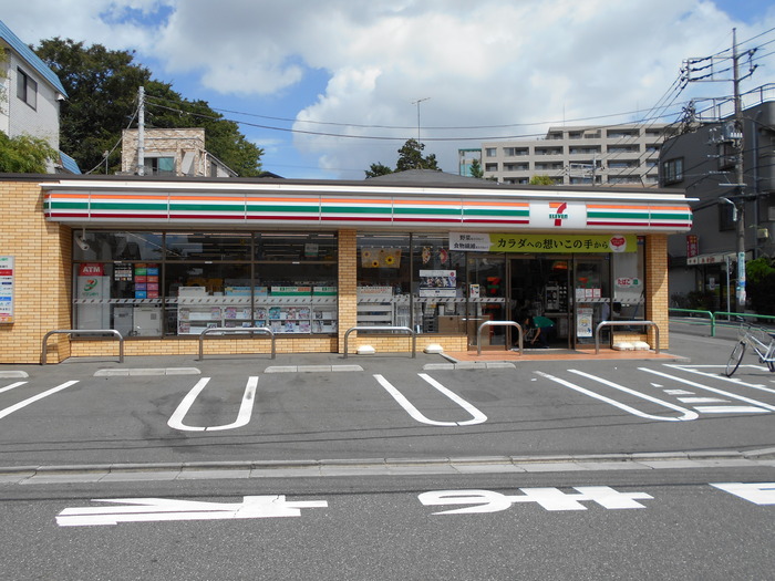 コンビニ　セブンイレブン（コンビニ）まで450m