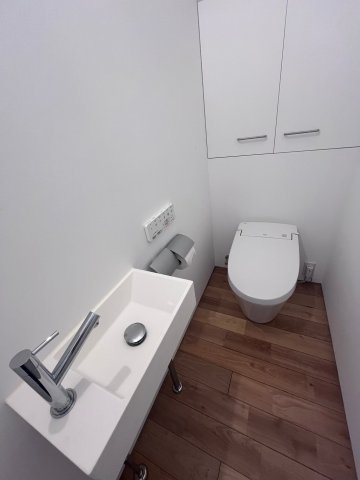 トイレ　※参考写真（別部屋同タイプ）