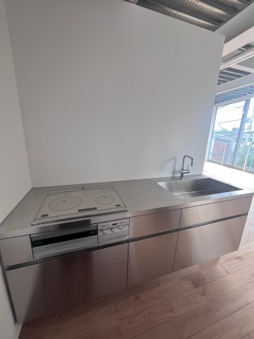 キッチン　※参考写真（別部屋同タイプ）