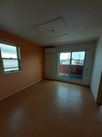 居室・リビング　こちらのリビングで趣味の時間をお楽しみください