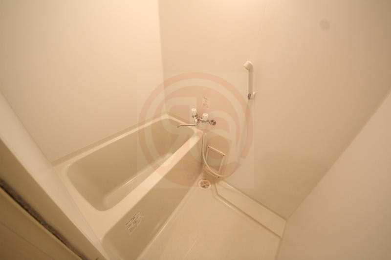 バス・シャワールーム　落ち着いた空間のお風呂です