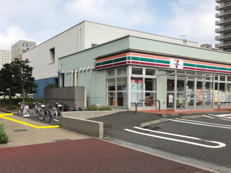 コンビニ　セブンイレブン千葉中央港1丁目店（コンビニ）まで600m