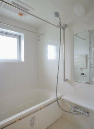 バス・シャワールーム　※別部屋の参考写真です。