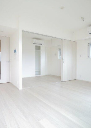 居室・リビング　※別部屋の参考写真です。