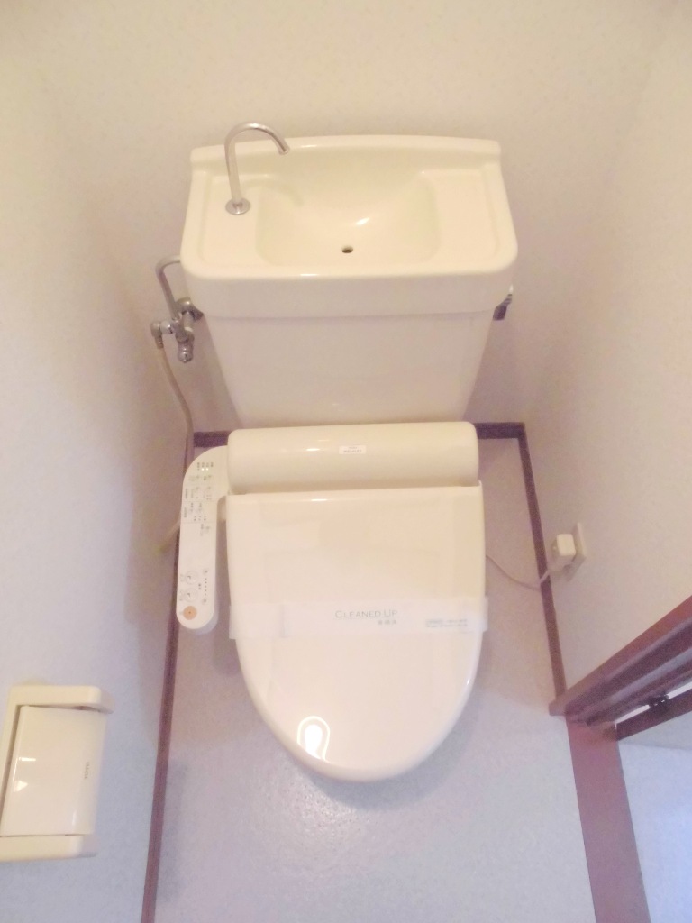 トイレ　温水洗浄便座付トイレ☆