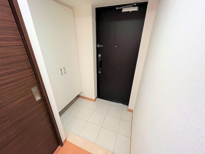 玄関　別部屋参照写真