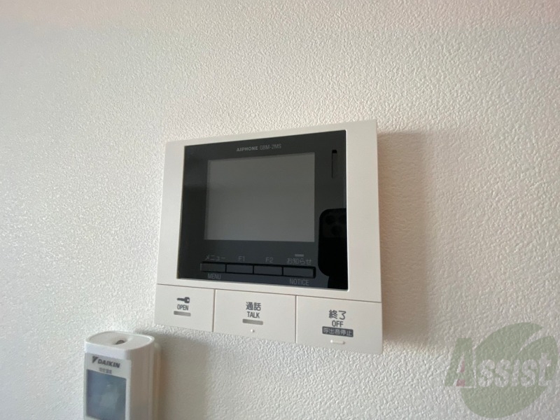 セキュリティ　ＴＶモニター付インターホンです。来客者の顔が見えるので安心！