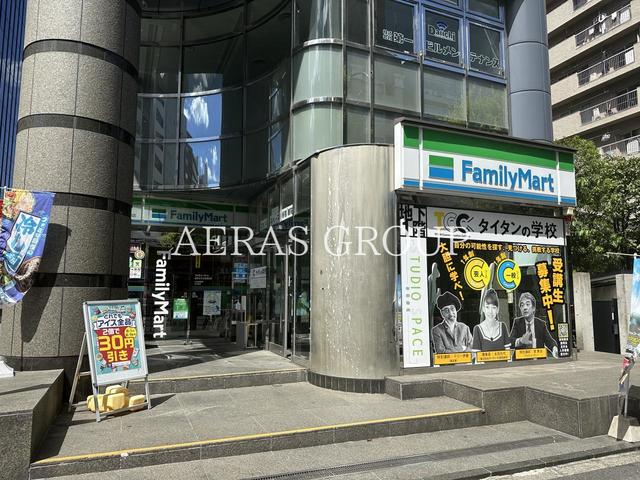 コンビニ　ファミリーマート 旧厚生年金会館前店（コンビニ）まで174m