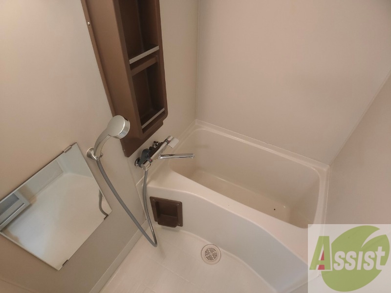 バス・シャワールーム　お風呂です。ゆっくりお風呂につかるのも体に良いですね～