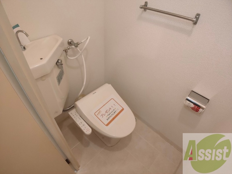 トイレ　トイレです。ウォシュレット付を探している方、おすすめです。