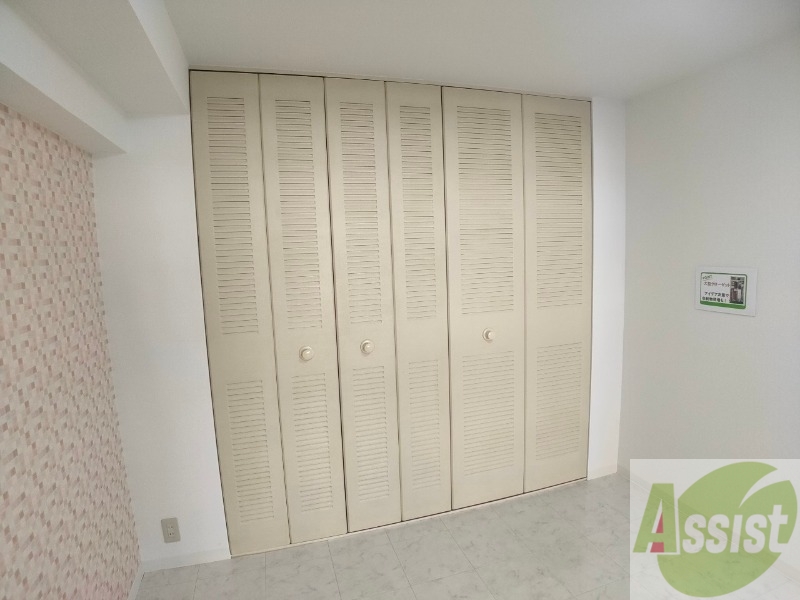 収納　寝室の収納です。部屋がすっきり片付きます。