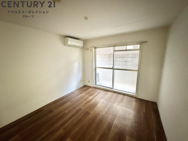 居室・リビング　エアコン付きです☆