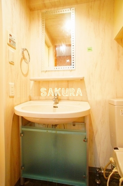 洗面設備　身支度に欠かせない独立洗面台♪