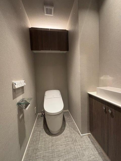 トイレ　タンクレストイレ