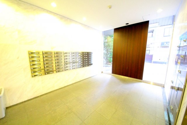 エントランス　CASSIA福島駅前