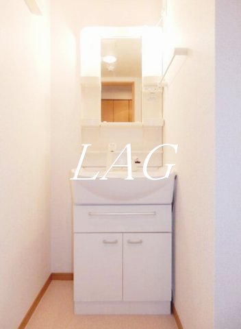 洗面設備　独立洗面台です。