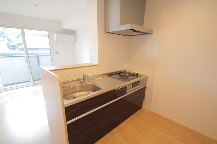 キッチン　3口コンロ・グリル付きです★