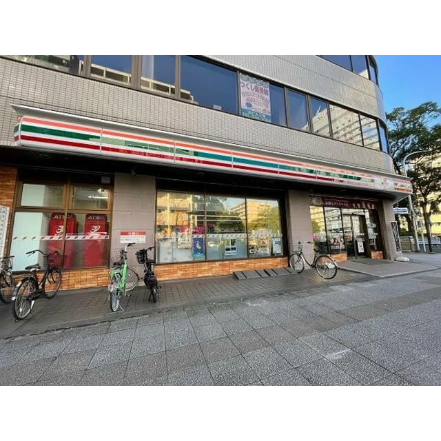 コンビニ　セブンイレブン伊勢佐木長者町駅前店（コンビニ）まで358m