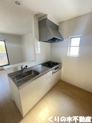 キッチン　コンパクトなキッチンで掃除もラクラク