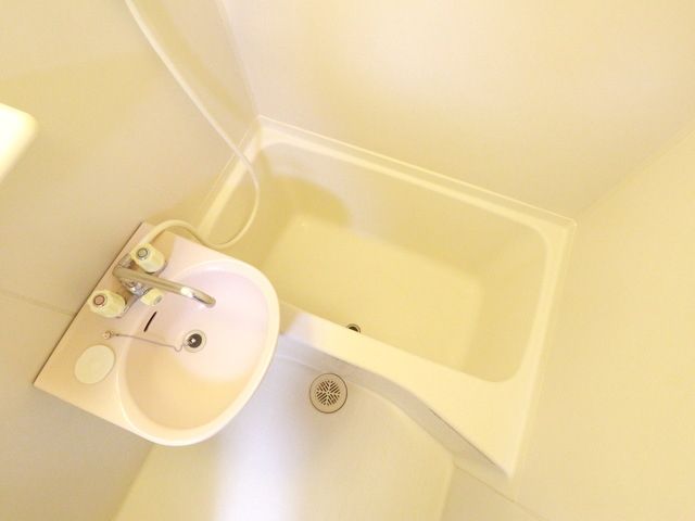 バス・シャワールーム　※別部屋参考写真です