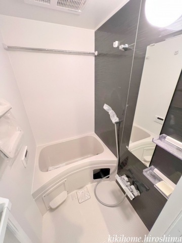 バス・シャワールーム　写真は別のお部屋です。現況優先ください。