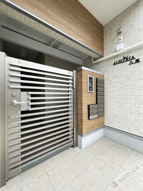 エントランス　オートロック完備で部外者はシャットアウト♪♪