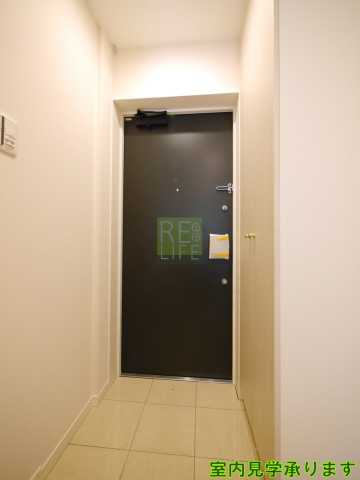 玄関　ダブル・リーブス半蔵門