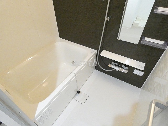 バス・シャワールーム　浴室乾燥機つきのお風呂