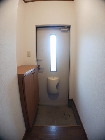 玄関　収納もある玄関です