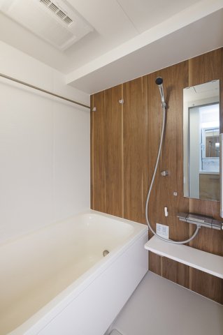 バス・シャワールーム　※写真は同タイプ住戸です。