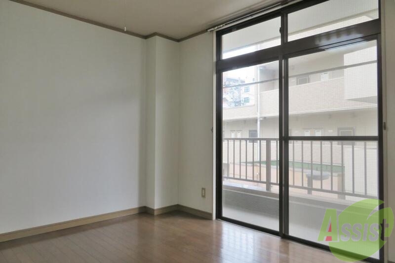 その他部屋・スペース　お部屋は東向きですが、大きな窓で日当たりも良さそうです。