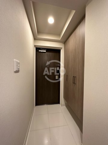 玄関　プレサンスロジェ森ノ宮　玄関