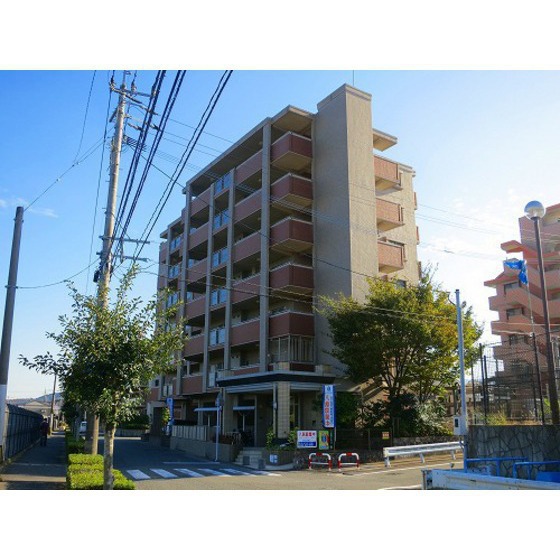 建物外観　オシャレな外観♪隣に公園があります！