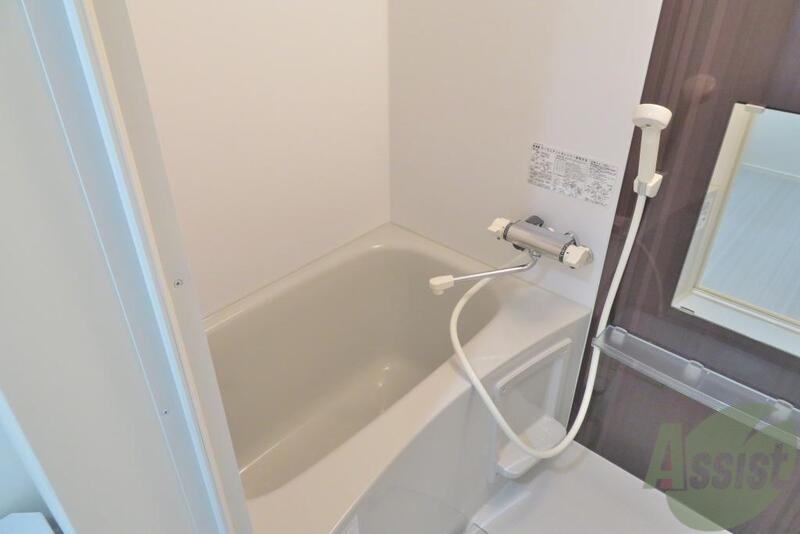 バス・シャワールーム　お風呂場はこちらです。キレイでゆったり出来そうです。