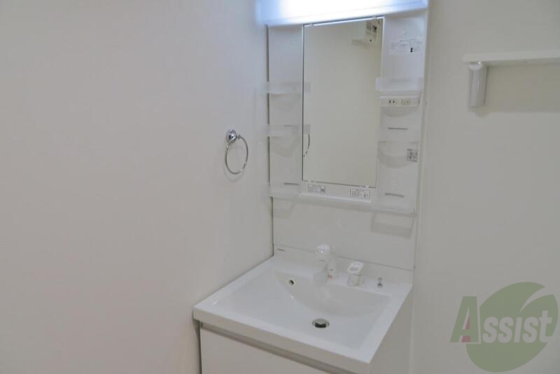 洗面設備　洗面はこちらです。歯磨きやヘアーセットもバッチリですね。