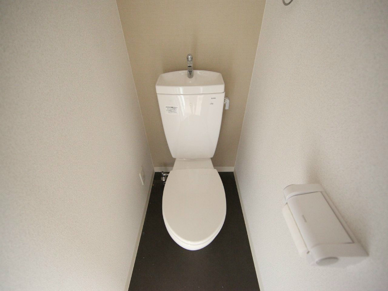 トイレ　温水洗浄暖房便座取り付け可トイレ
