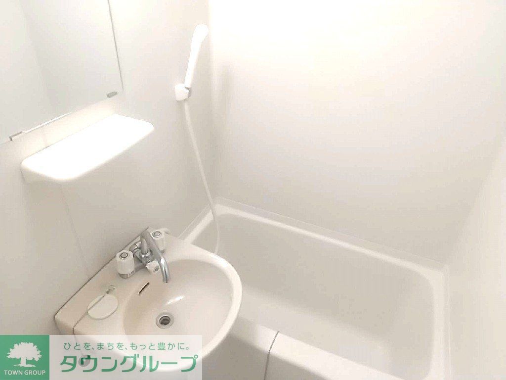 バス・シャワールーム　※設備・仕様は現況と異なる場合があります。