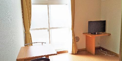 居室・リビング　2階居室部分は絨毯仕様