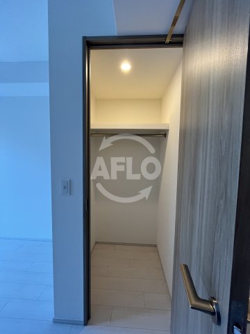 収納　THE　MUTUAL　江坂　ウォークインクローゼット