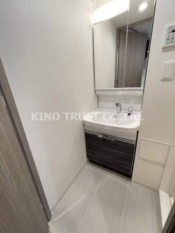 洗面設備　使いやすい洗面所です