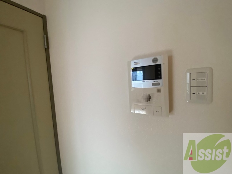 セキュリティ　モニターホンなので来客様の顔が見れます。安心ですね！