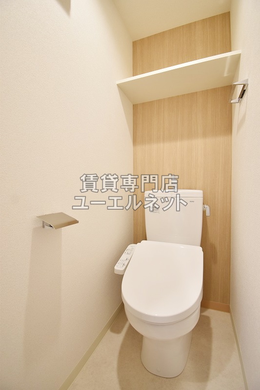 トイレ　温水洗浄便座付き