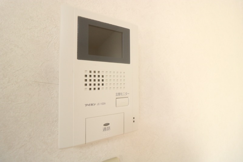 セキュリティ　安心のカメラ付きインターホン♪
