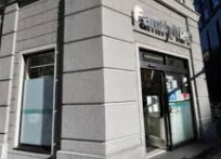 コンビニ　ファミリーマート 半蔵門駅前店（コンビニ）まで957m