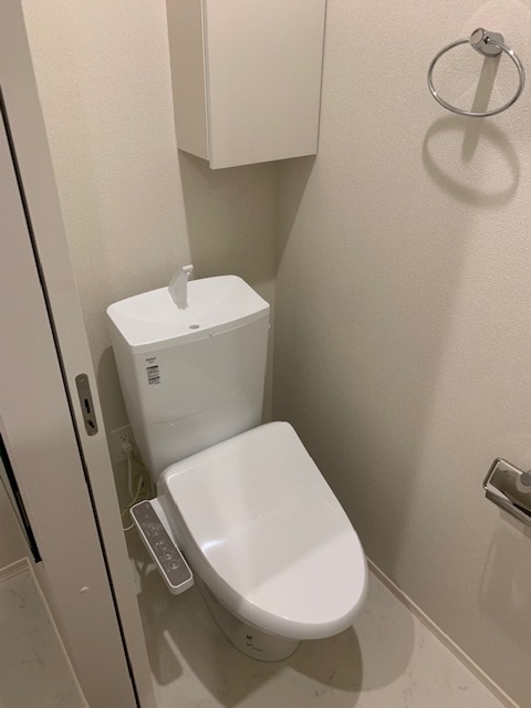 トイレ　※別号室の参考写真となります。