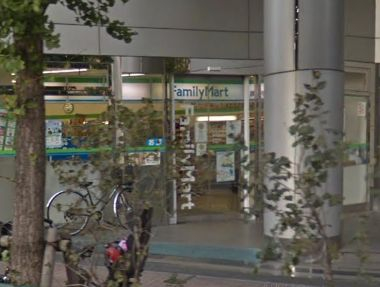 コンビニ　ファミリーマート護国寺駅前店（コンビニ）まで481m