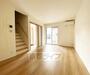 居室・リビング　落ち着いた雰囲気のお部屋です