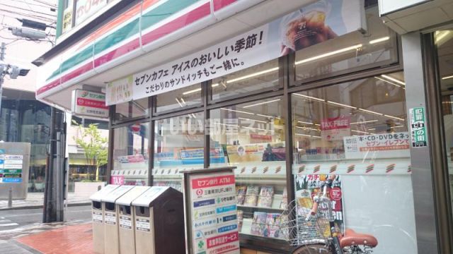 コンビニ　セブンイレブン 原町田3丁目店（コンビニ）まで135m